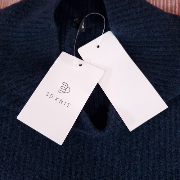NWT Uniqlo Mens Size Large 3D Knit Souffle Yarn Mock Neck Sweater Navy Blue - Picture 8 of 12